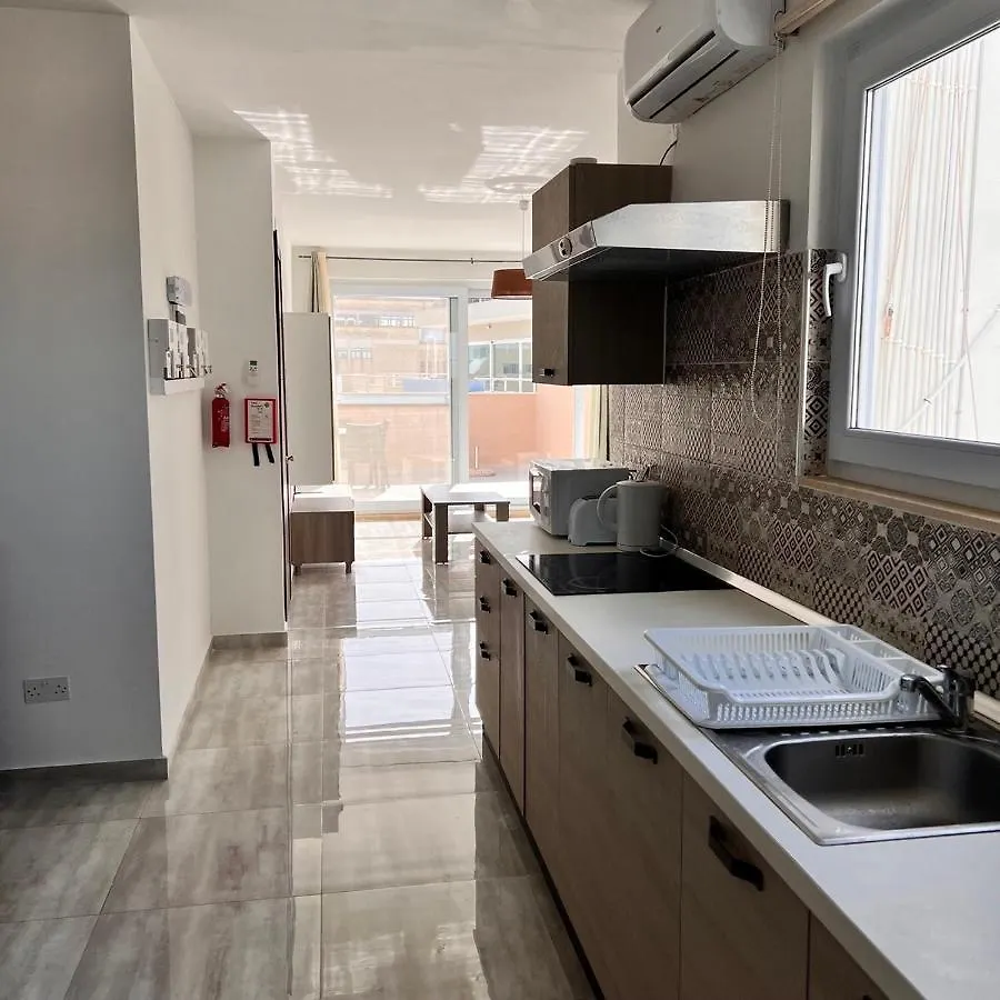 Homestay F6 Room 1, Private Room One Small Double Bed Shared Bathroom In Shared Flat Msida