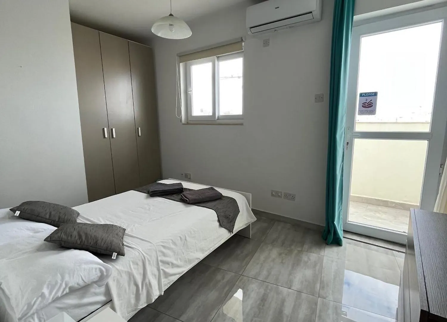 Homestay F6 Room 1, Private Room One Small Double Bed Shared Bathroom In Shared Flat Msida