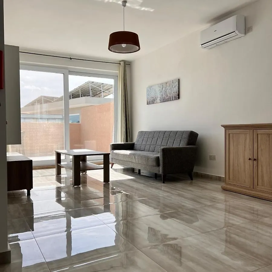 F6 Room 1, Private Room One Small Double Bed Shared Bathroom In Shared Flat Msida 0*,