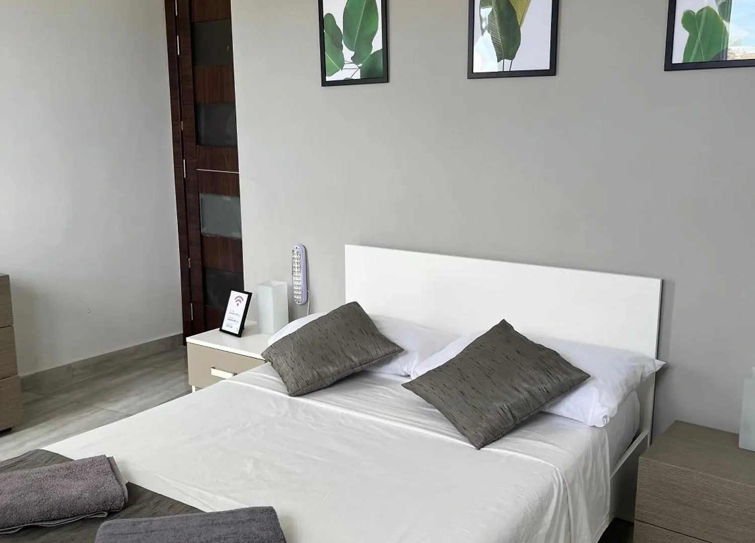 F6 Room 1, Private Room One Small Double Bed Shared Bathroom In Shared Flat Msida Malta